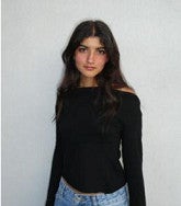 Eesha Gupta has long brown hair